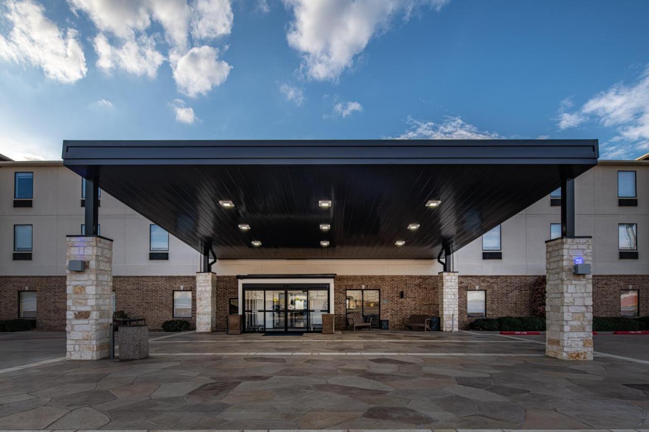 Hotel Express & N Waco Area - By Ihg West