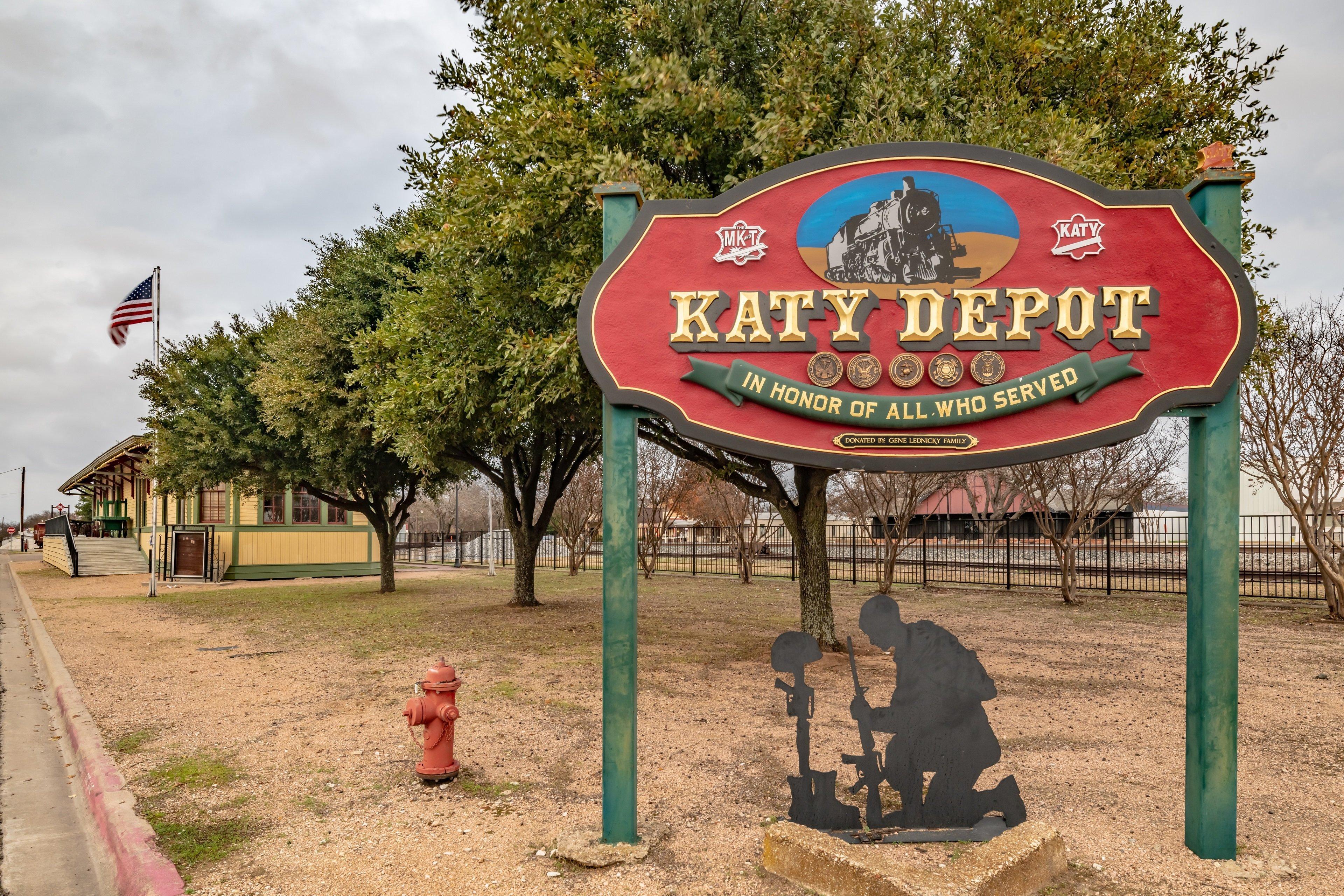 Express & N Waco Area - By Ihg